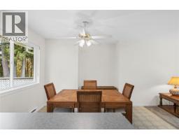 Dining nook - 1024 Centre Cres, Qualicum Beach, BC V9K2G6 Photo 11