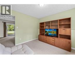 1024 Centre Cres, Qualicum Beach, BC V9K2G6 Photo 27