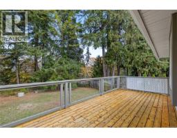 1024 Centre Cres, Qualicum Beach, BC V9K2G6 Photo 38