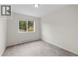 1024 Centre Cres, Qualicum Beach, BC V9K2G6 Photo 17
