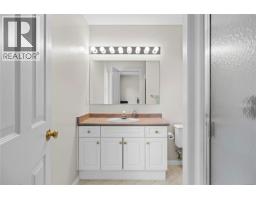 1024 Centre Cres, Qualicum Beach, BC V9K2G6 Photo 20