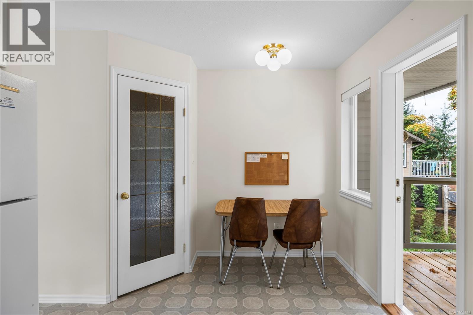 1024 Centre Cres - 14