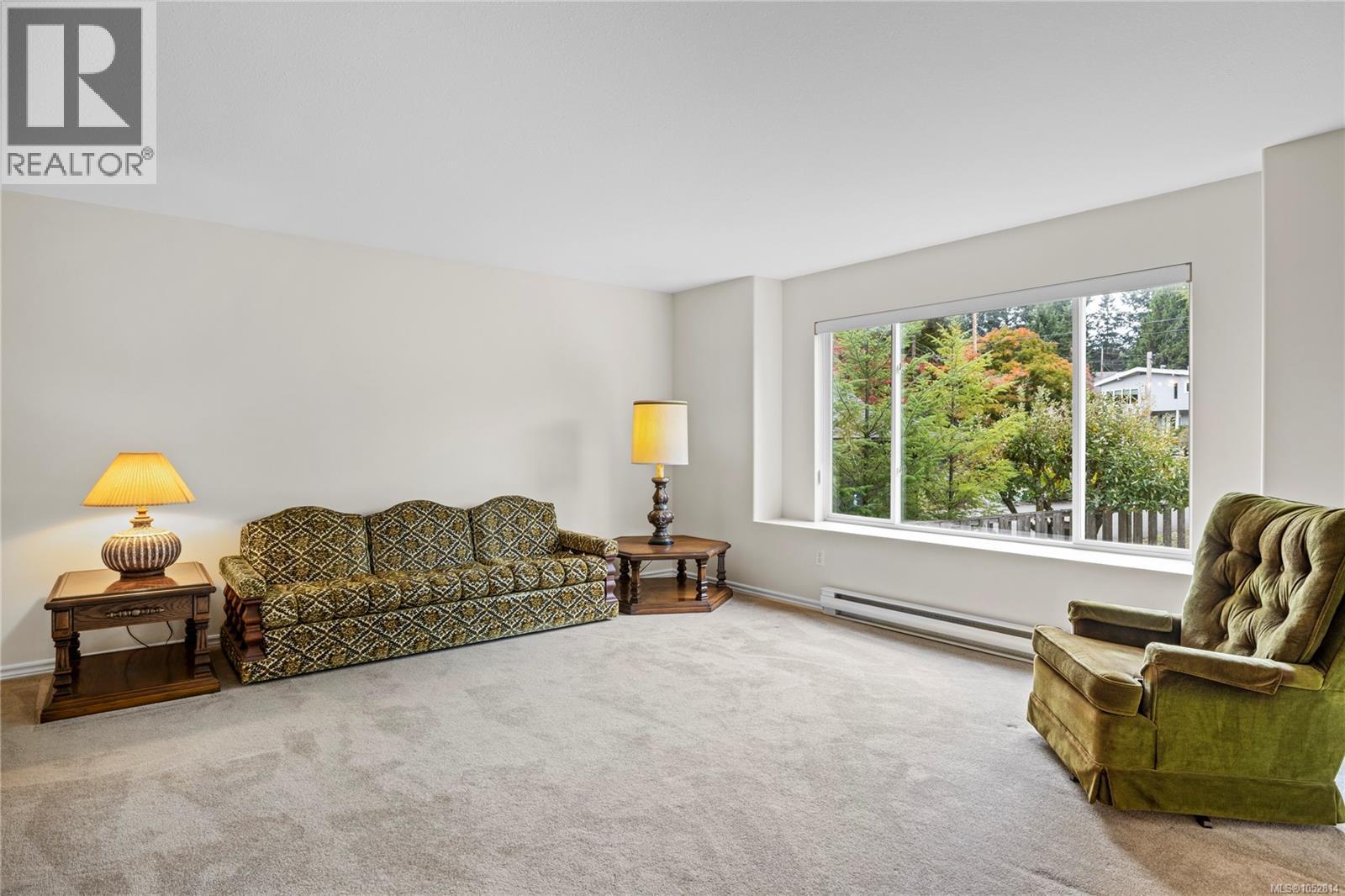1024 Centre Cres - 8