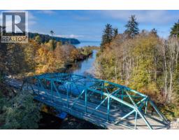 1024 Centre Cres, Qualicum Beach, BC V9K2G6 Photo 49
