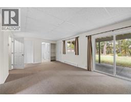 1024 Centre Cres, Qualicum Beach, BC V9K2G6 Photo 24
