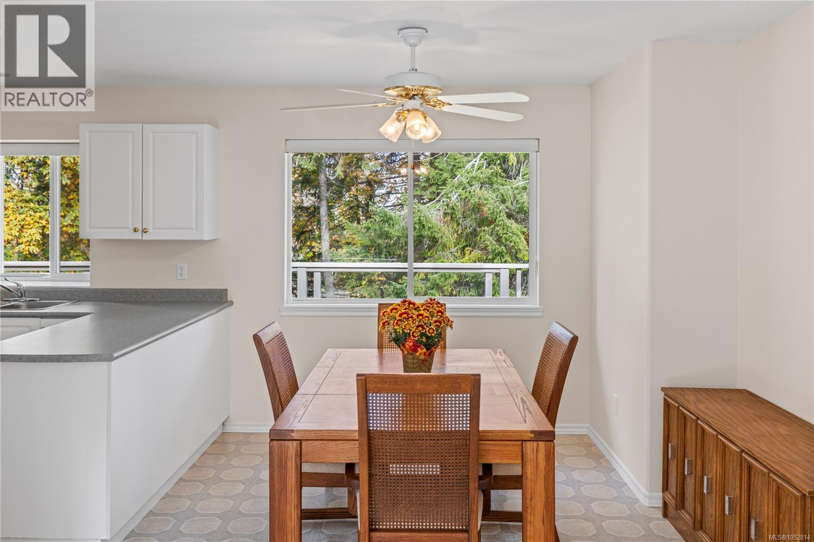 1024 Centre Cres - 9