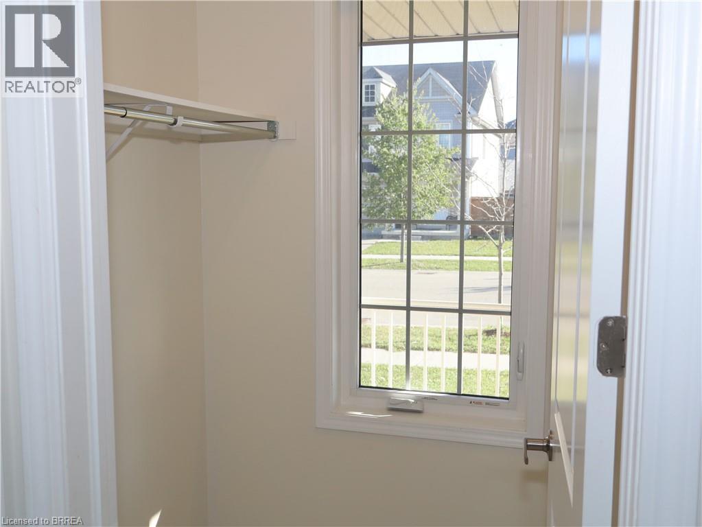 56 SINDEN Road, Brantford — photo 4