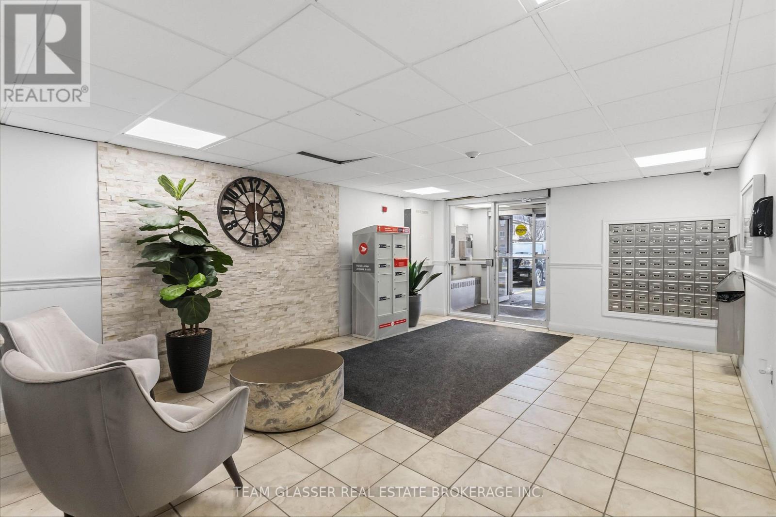 211 - 746 FANSHAWE PARK ROAD E, London North (North C) — photo 6