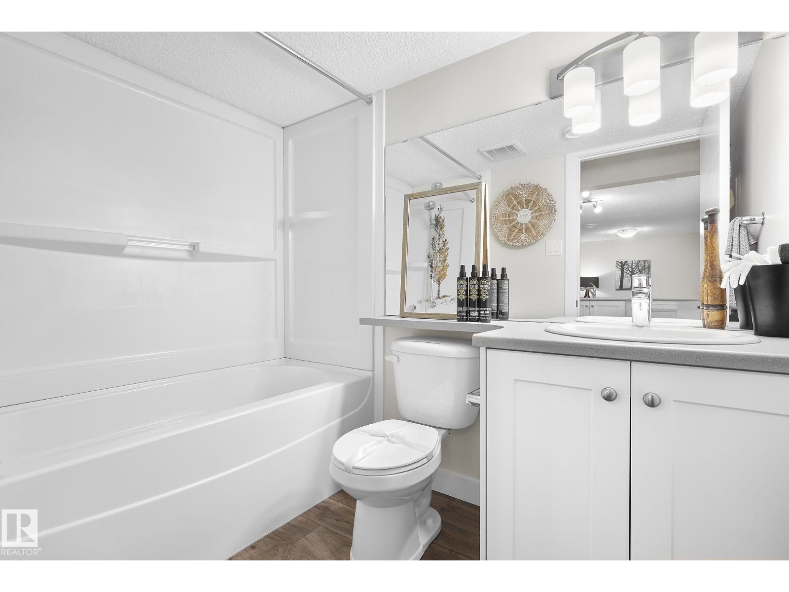 Property photograph 6 for MLS E4513800