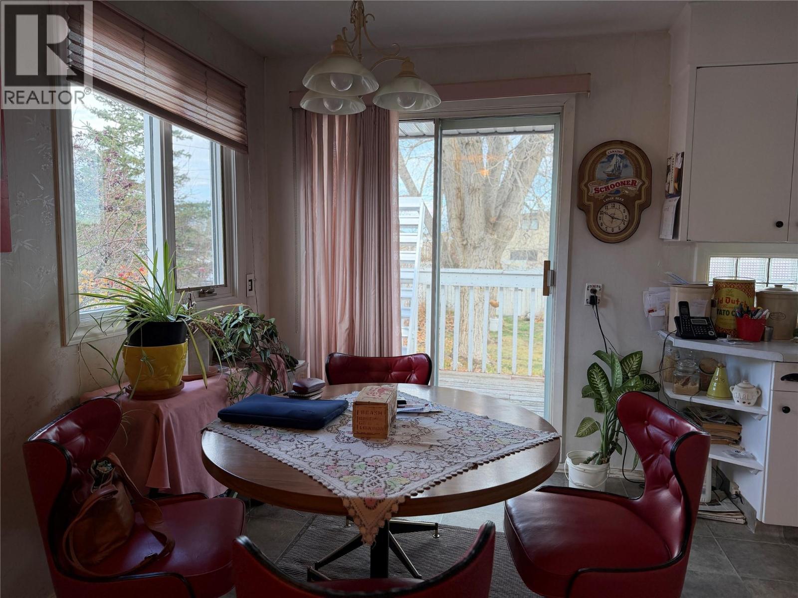 932 111 Avenue - 9