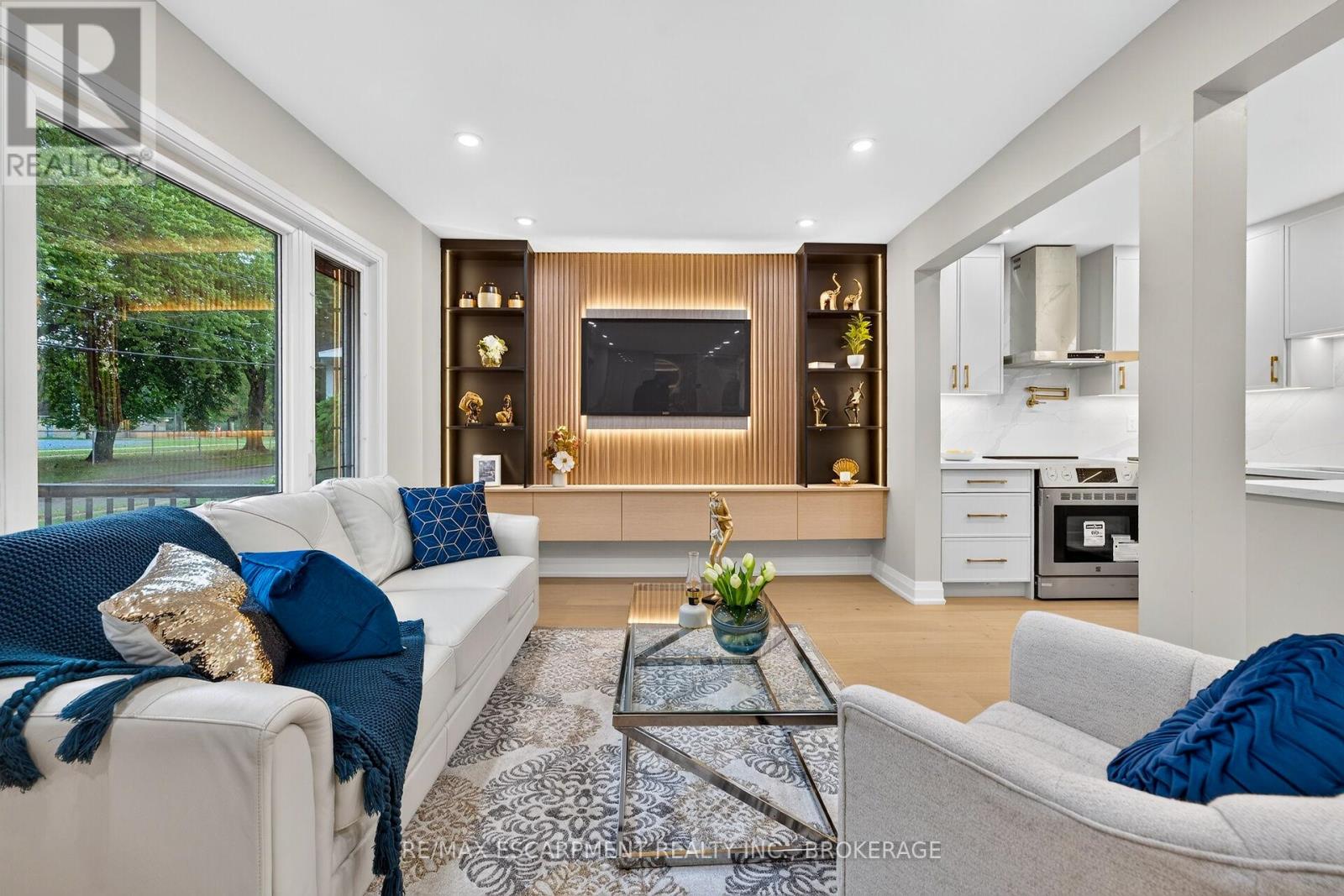 5662 MORDEN DRIVE - 12