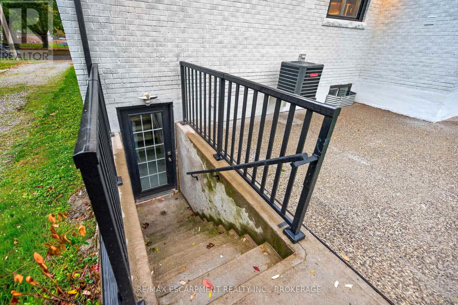 5662 MORDEN DRIVE - 28