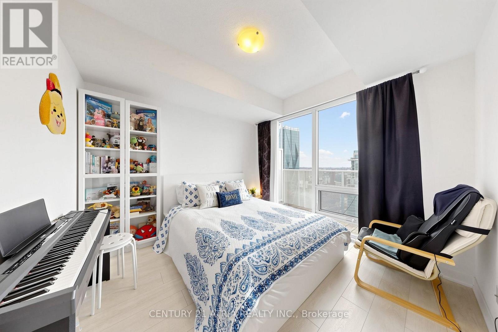 #5205 88 HARBOUR STREET - 17