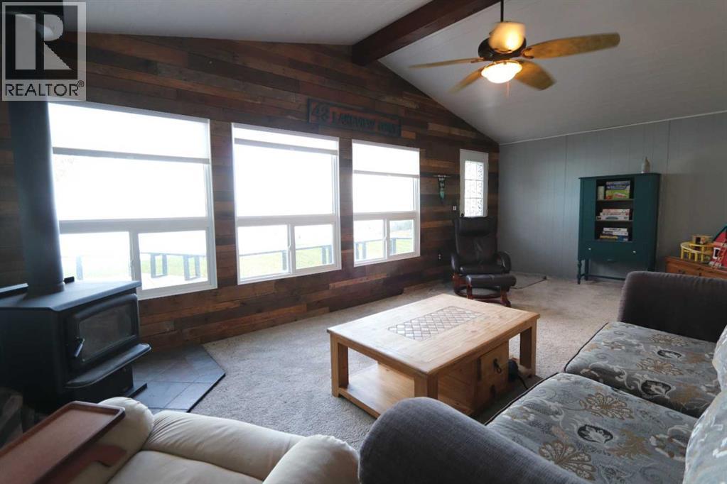 Listing photo – 43 Lakeshore Drive, Grandview