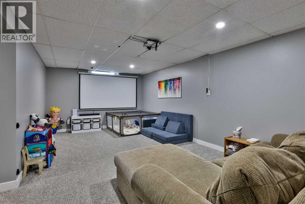 220 23 Street S, Lethbridge — photo 22