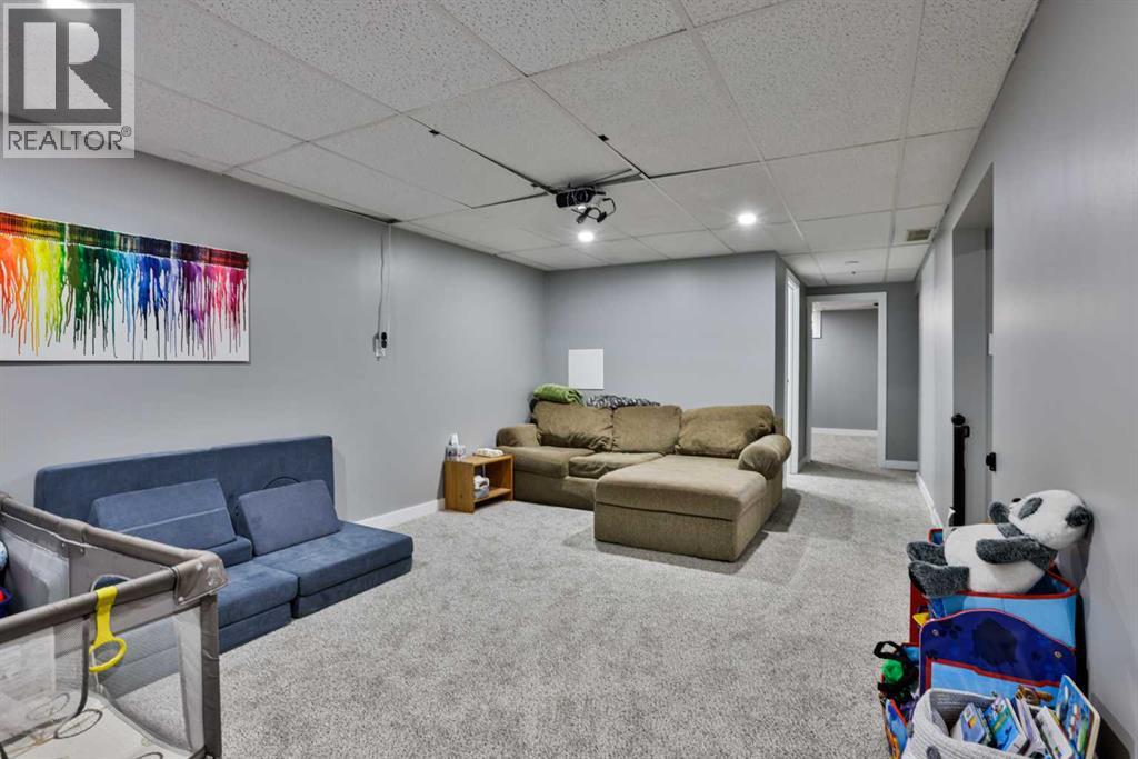 220 23 Street S, Lethbridge — photo 23