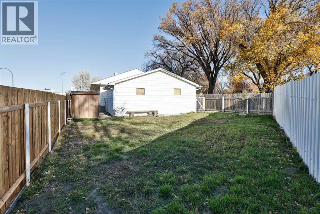 220 23 Street S, Lethbridge — photo 4