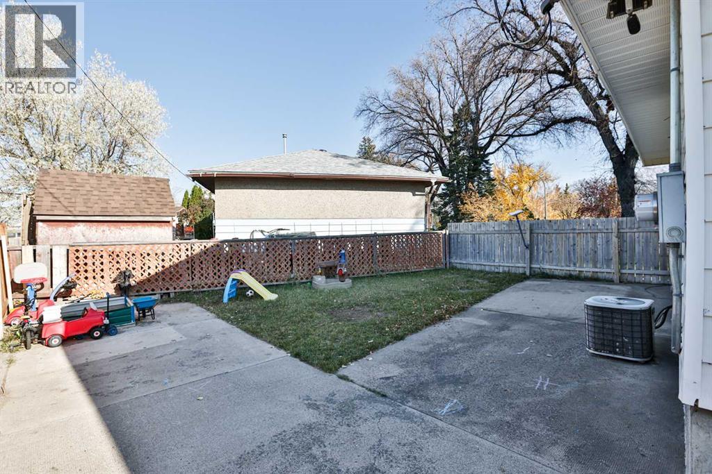 220 23 Street S, Lethbridge — photo 6