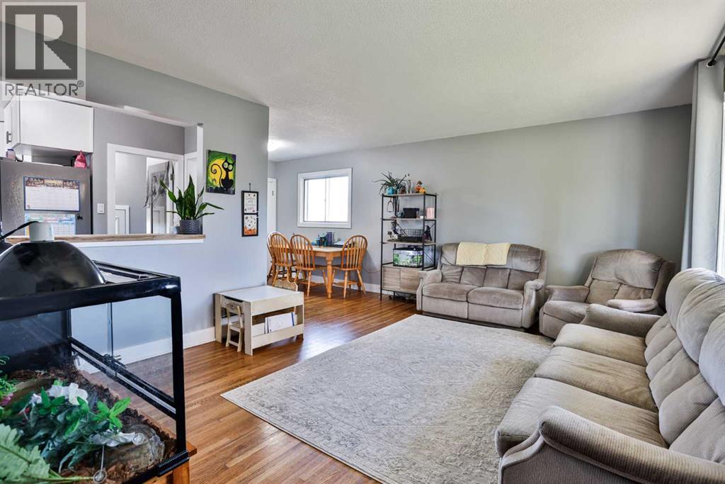 220 23 Street S, Lethbridge — photo 8