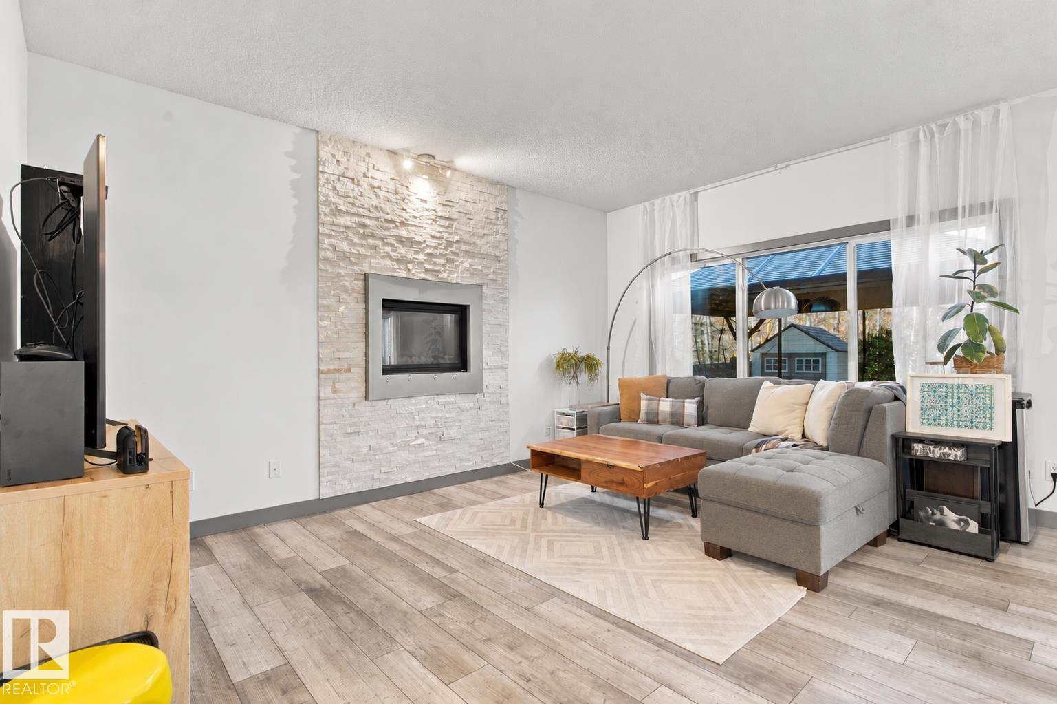 20746 96A AV NW photo 5