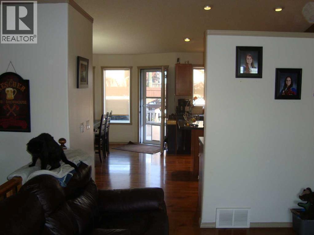 3 Regency Close, Trochu — photo 9