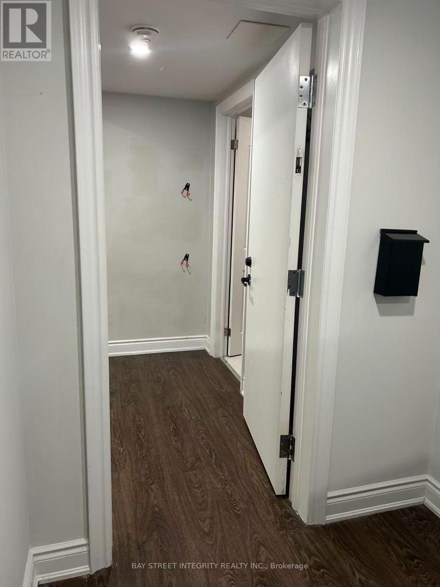 661B - 661 WELLINGTON STREET W, Aurora (Aurora Highlands) — photo 2