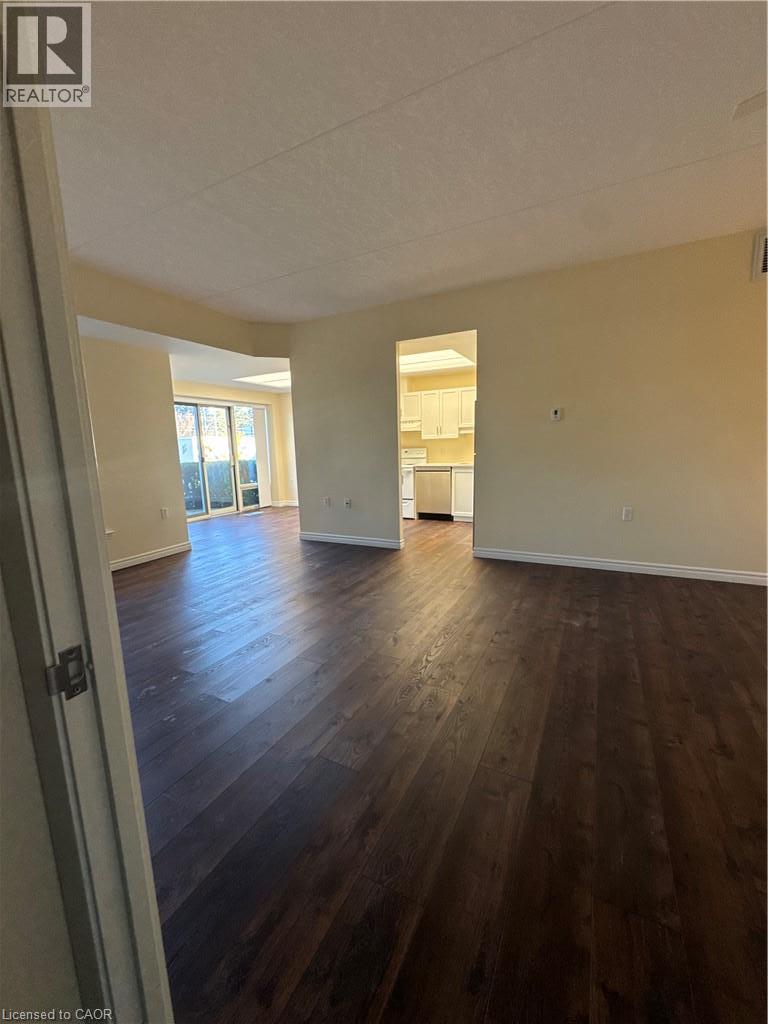405 ERB Street W Unit# 102, Waterloo — photo 4