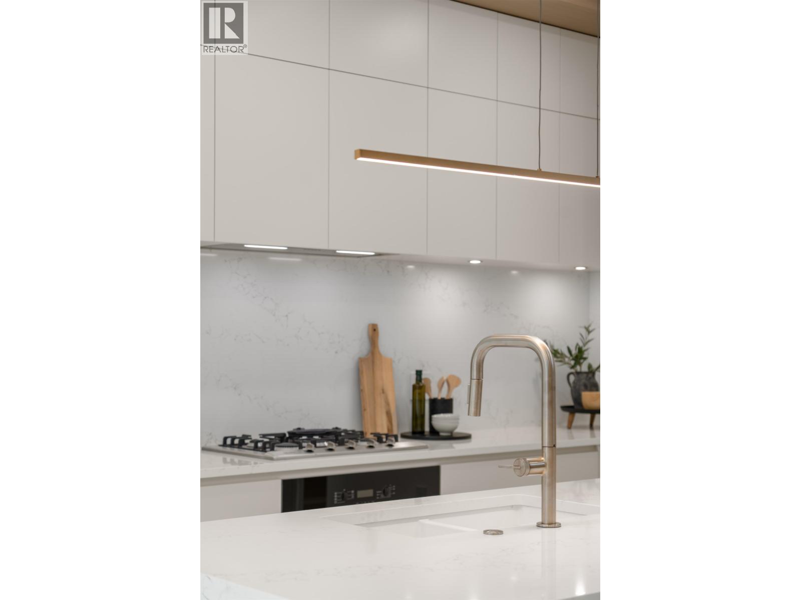 Photo of 1 3657 W 11TH AVENUE 22