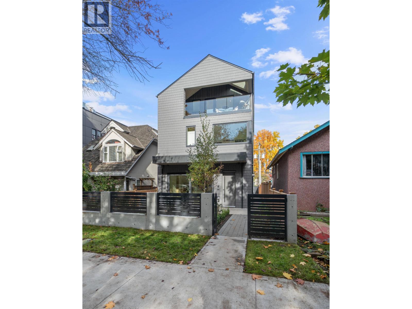 Photo of 1 3657 W 11TH AVENUE 35