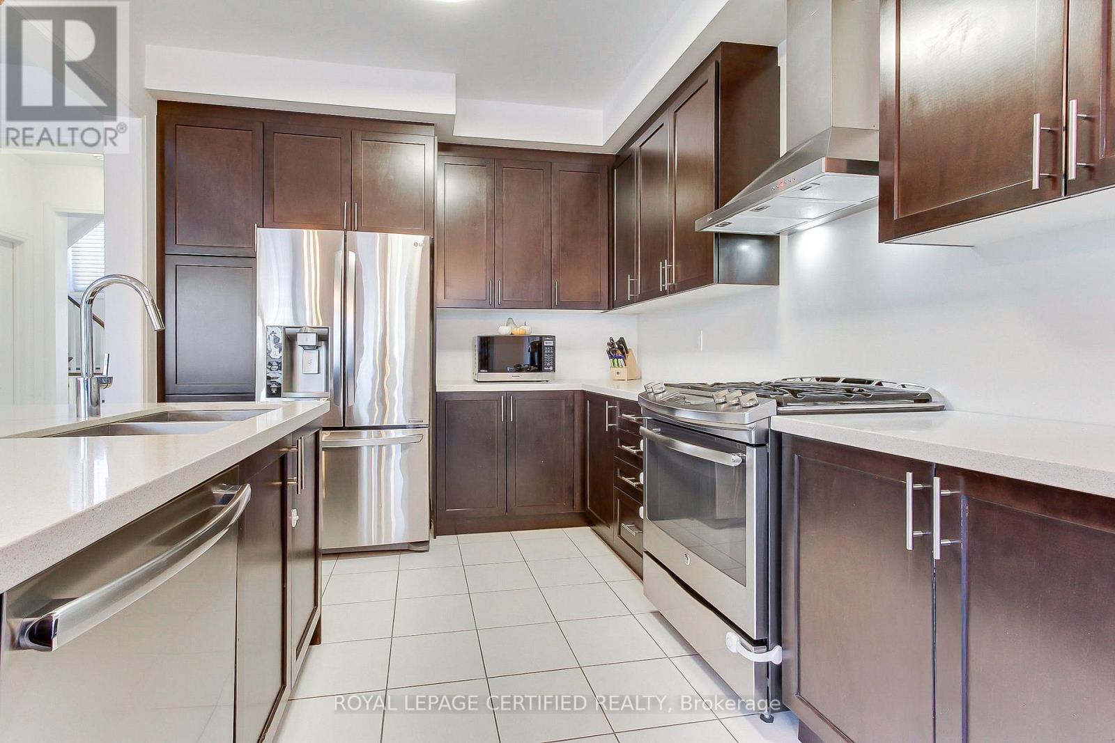 8 Martin Trail, New Tecumseth, ON photo 11