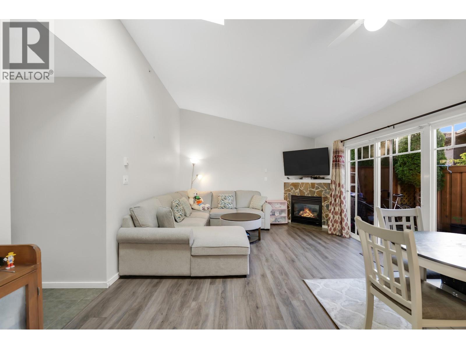 95 1821 WILLOW CRESCENT, Squamish - Image 1
