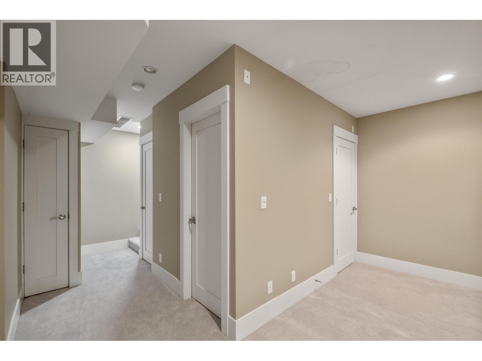 1620 ST. ANDREWS AVENUE, North Vancouver - Image 1