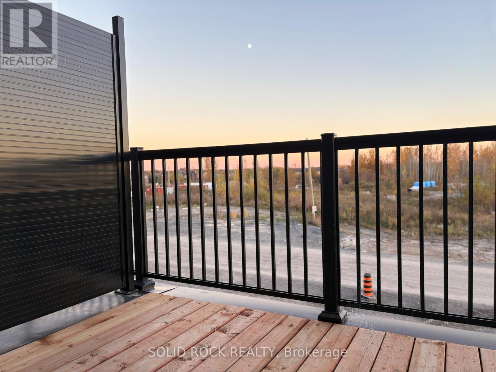 Beautiful Balcony to enjoy the sunset