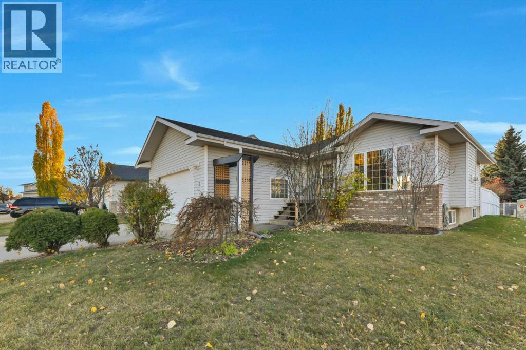 Listing photo – 3 Dietz Close, Red Deer