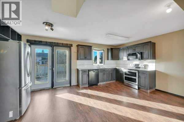 Listing photo – 3 Dietz Close, Red Deer