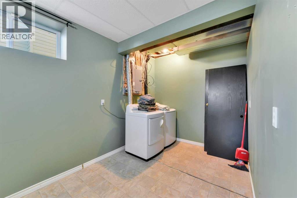 Listing photo – 3 Dietz Close, Red Deer
