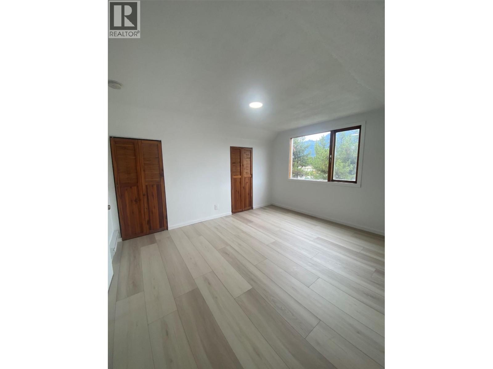 861 Cedar Street - 13