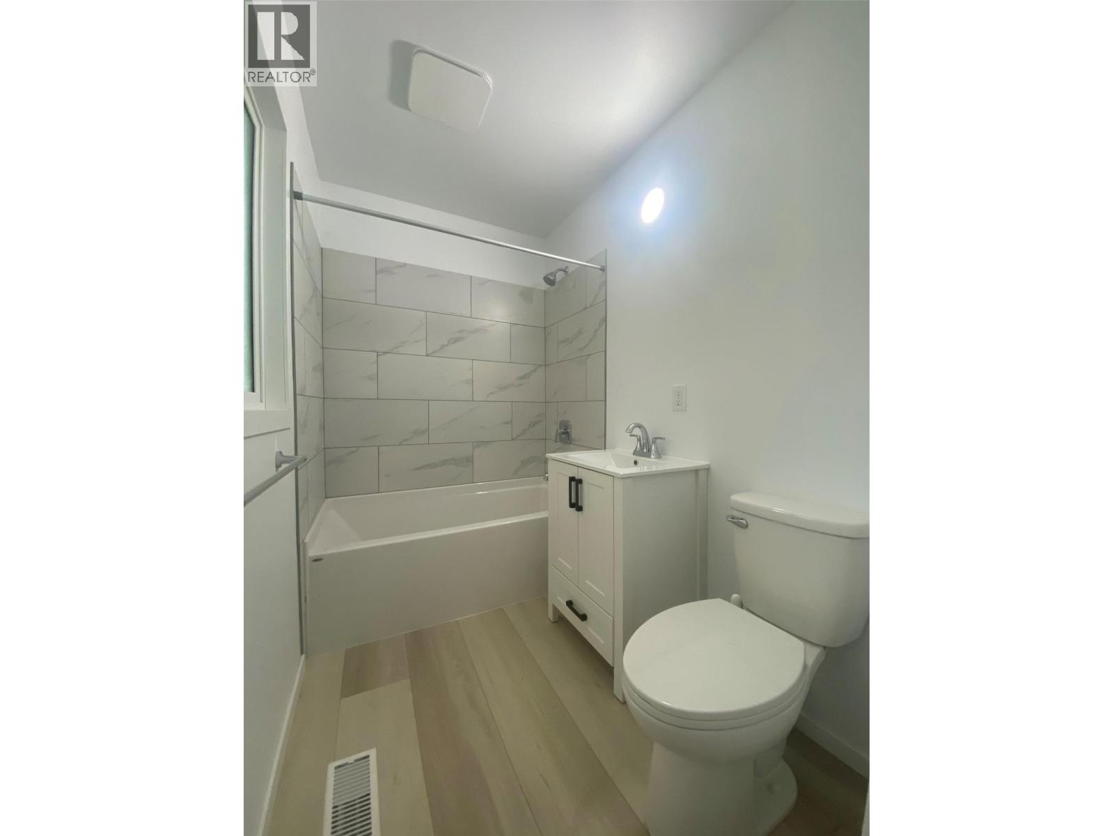 861 Cedar Street - 9