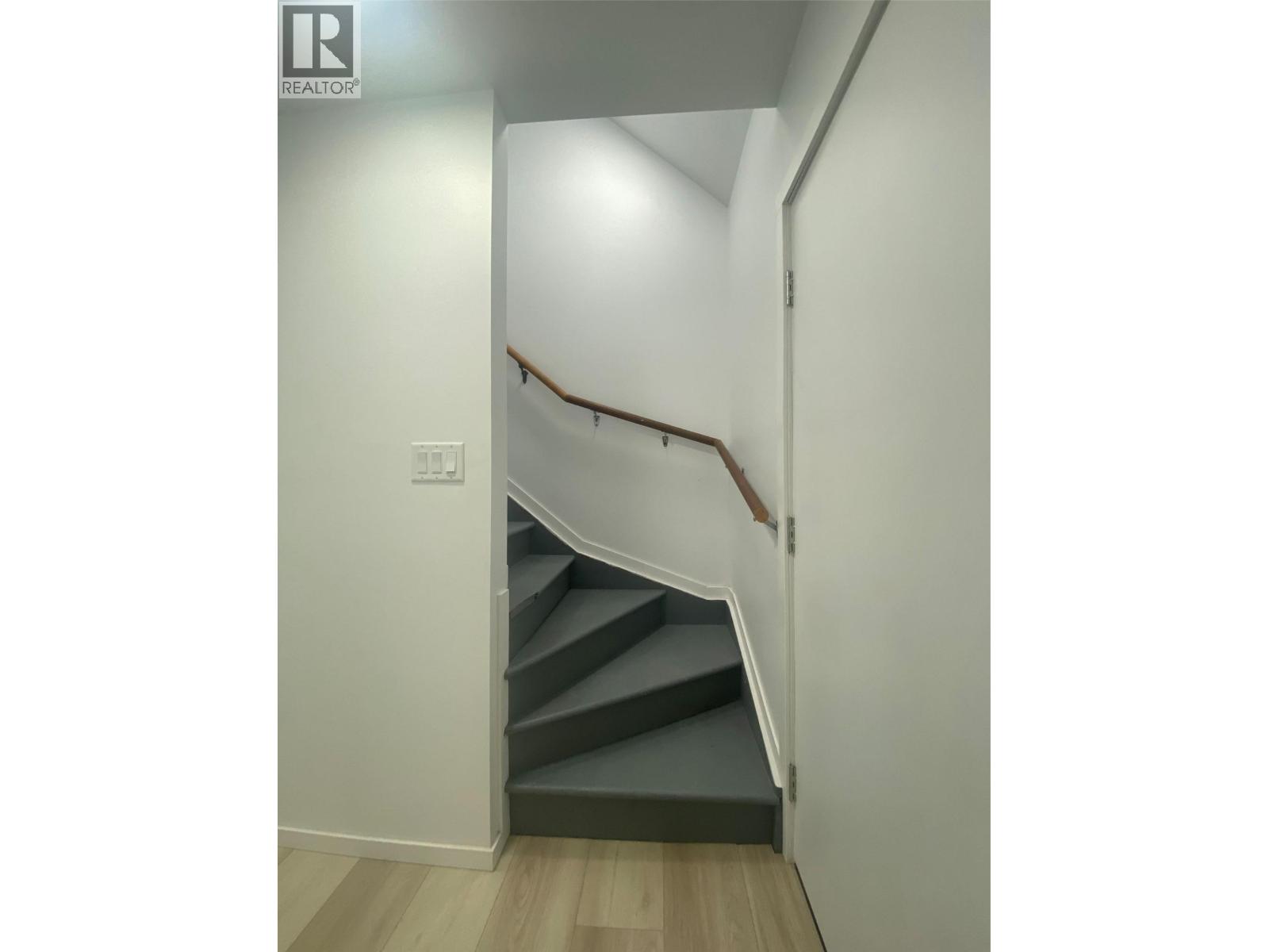 861 Cedar Street - 10