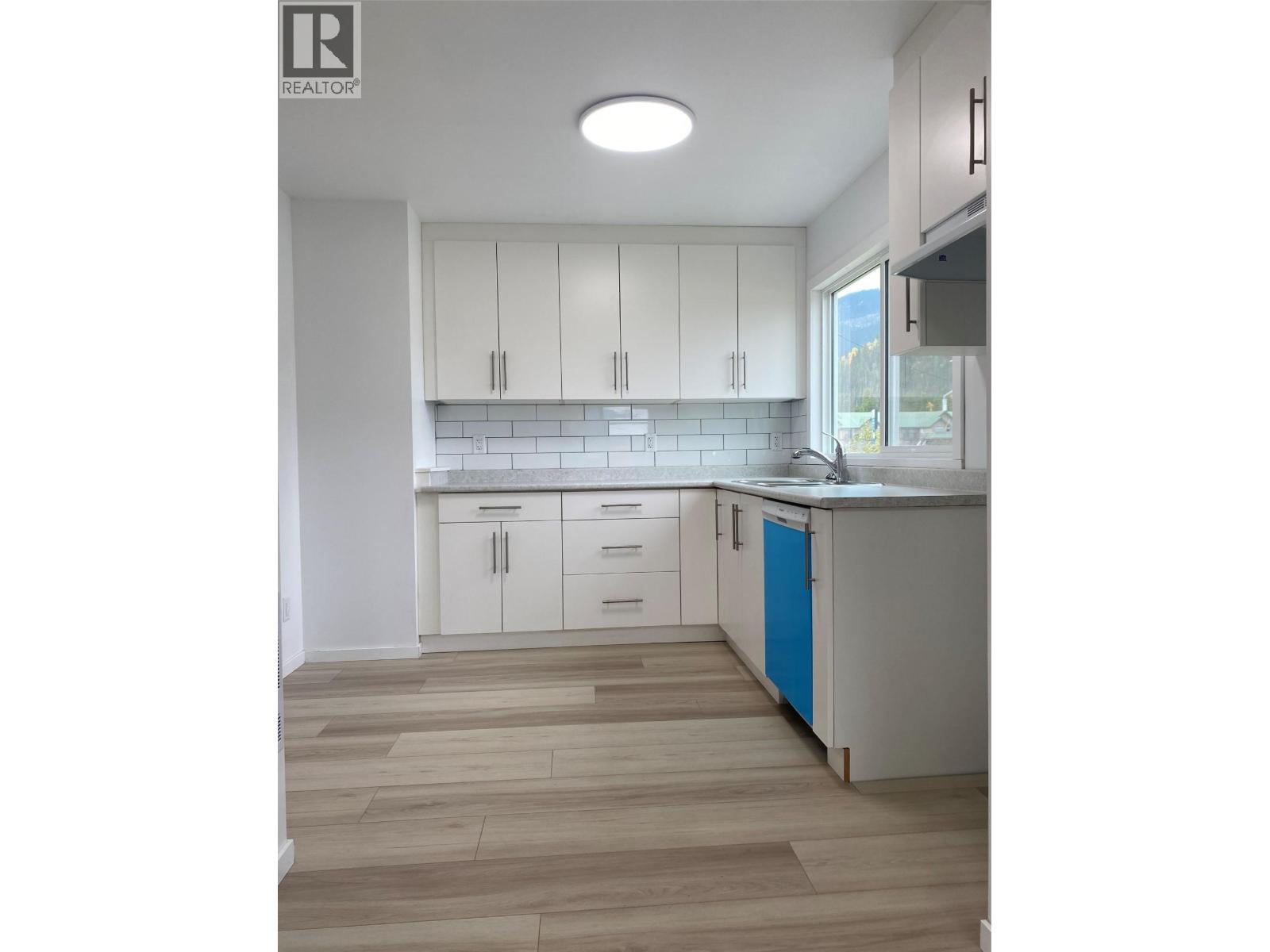 861 Cedar Street - 7