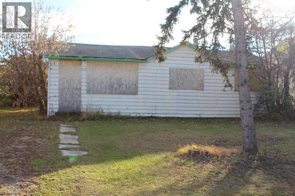 Photo of 207 2nd Avenue SW, Manning