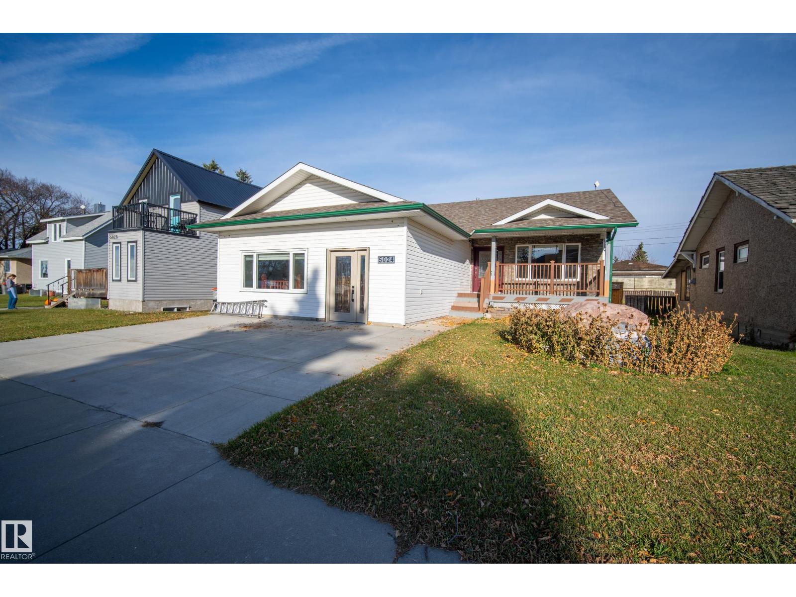 Photo of 5024 50 AV, Millet