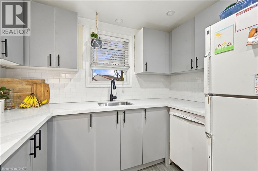 74 HOMESTEAD Place, Kitchener — photo 8