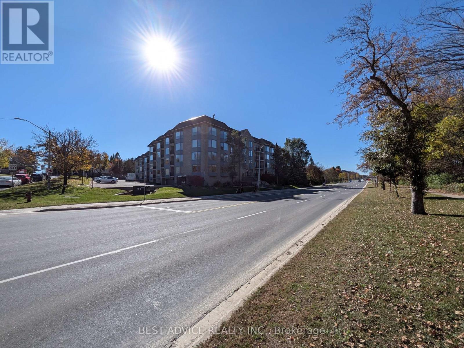 104- 85 Wellington Street West, Aurora, ON photo 42