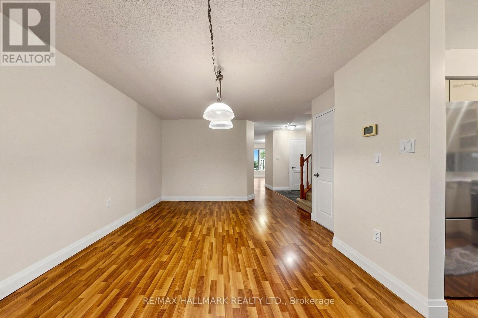 1- 351 Riddell Court, Newmarket, ON photo 12