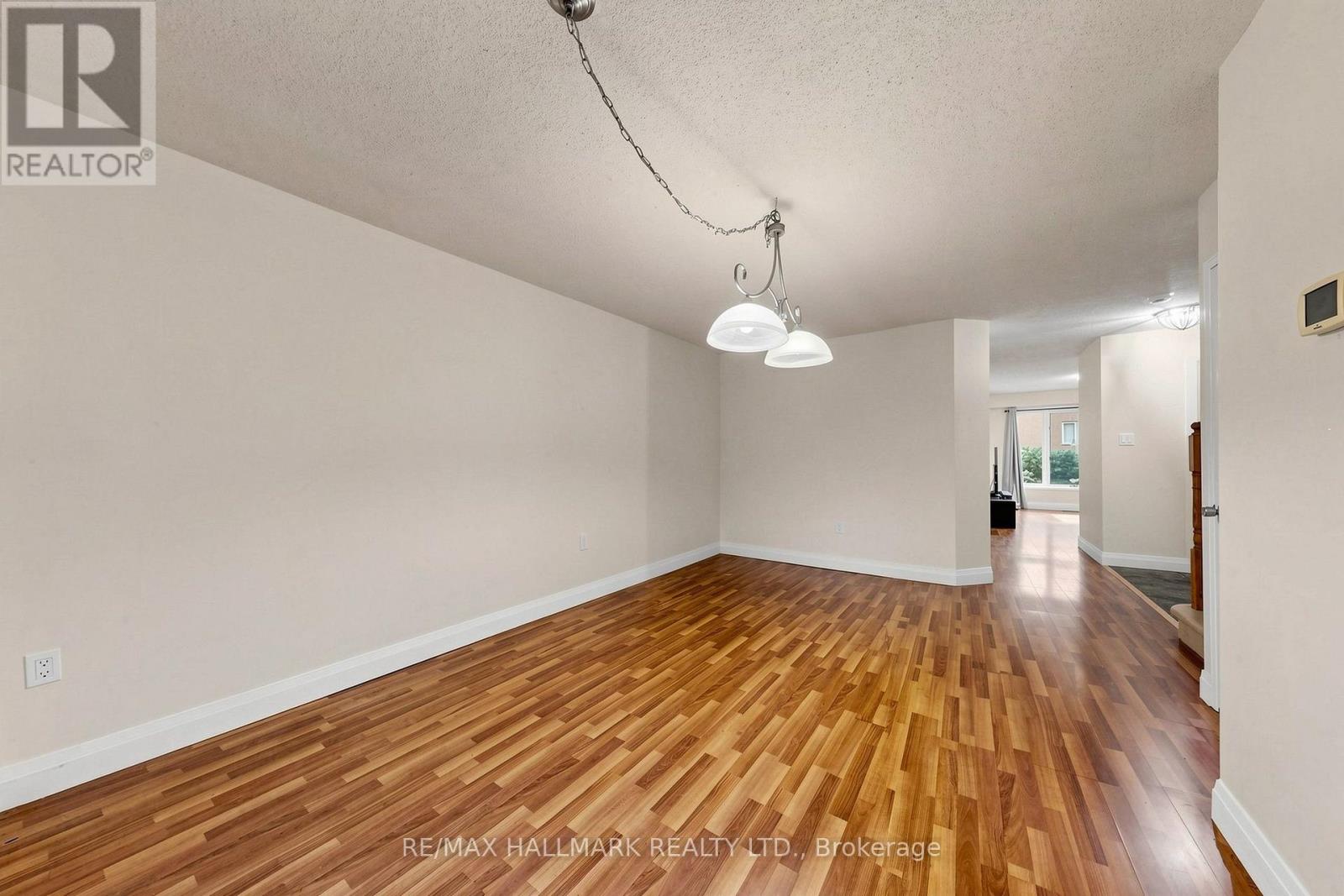 1- 351 Riddell Court, Newmarket, ON photo 13