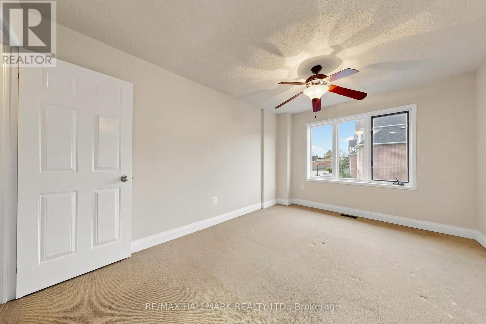 1- 351 Riddell Court, Newmarket, ON photo 19