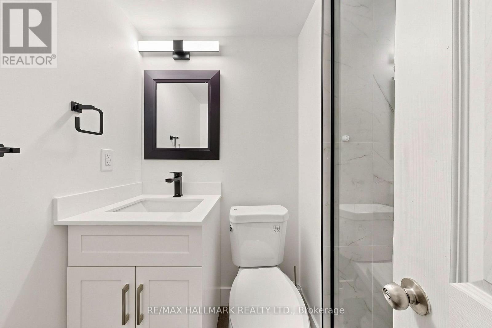 1- 351 Riddell Court, Newmarket, ON photo 23