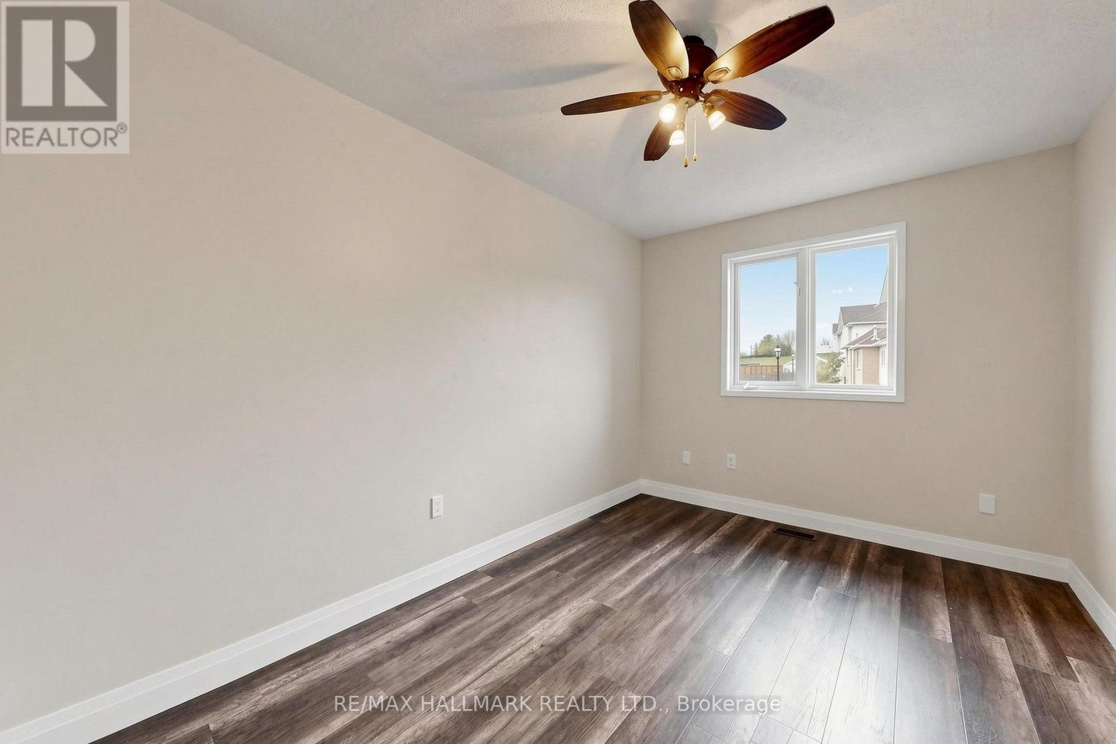1- 351 Riddell Court, Newmarket, ON photo 26