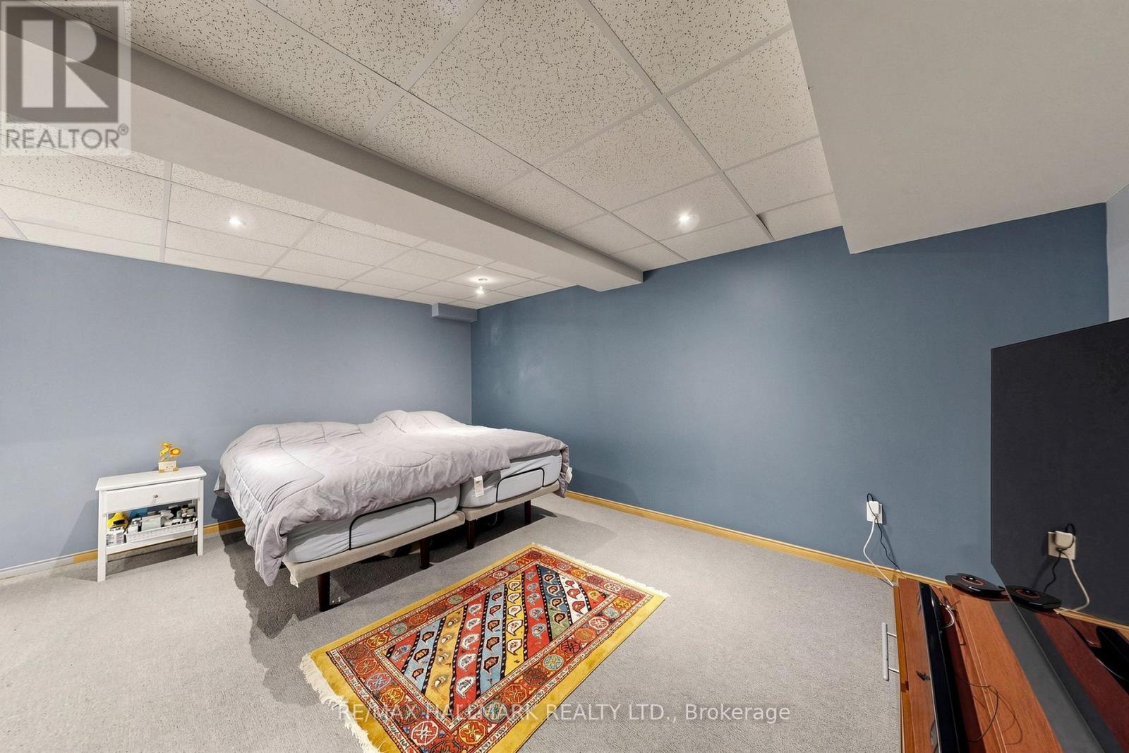 1- 351 Riddell Court, Newmarket, ON photo 27